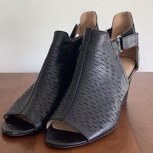 Adrienne Vittadini Wedge Sandals, 2-2.5 inch heel Size 7